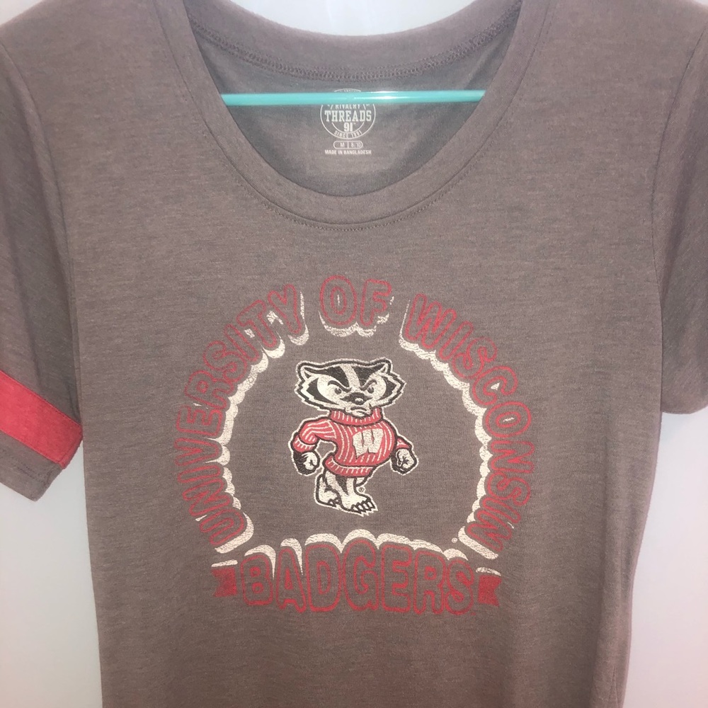 Never Worn UW-Badgers Top w Bubble Letters, Medium